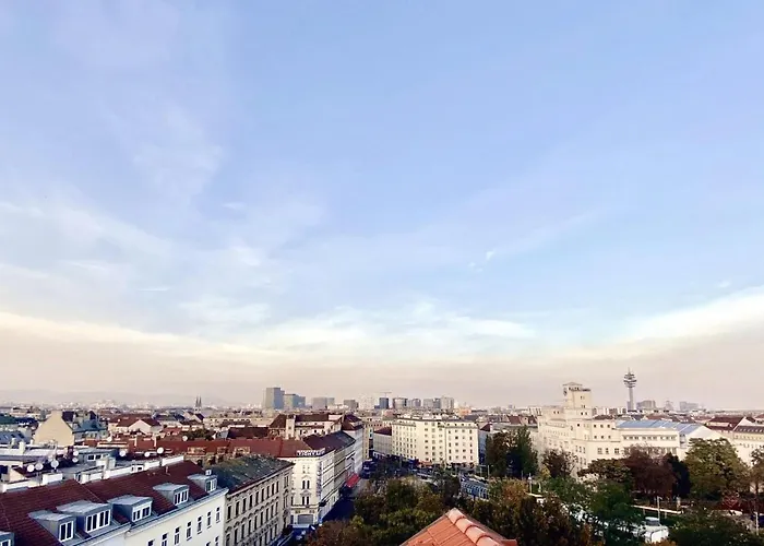 Апартаменти Spacious Penthouse In Favoriten
