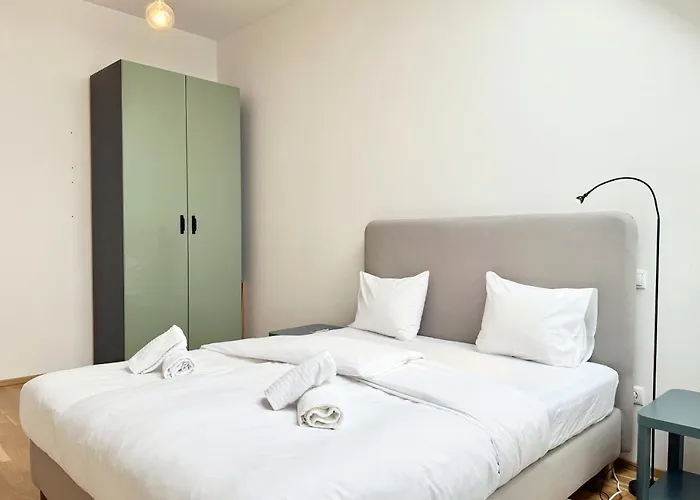 Spacious Penthouse In Favoriten Апартаменти *