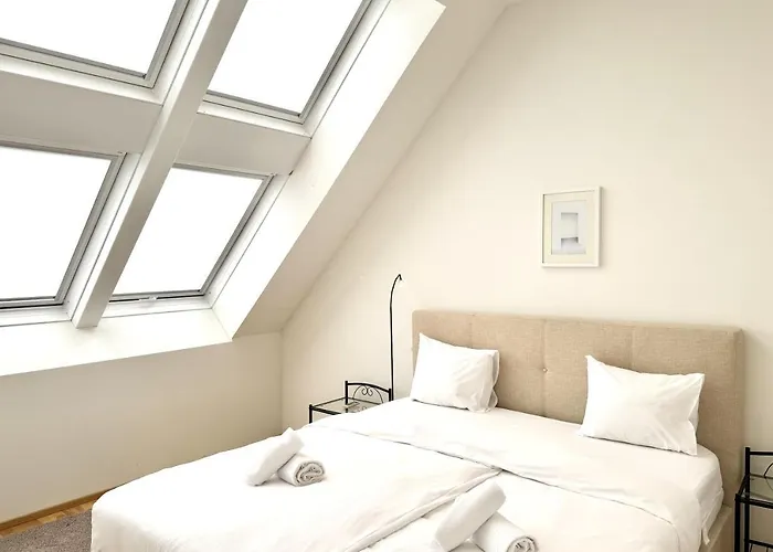 Spacious Penthouse In Favoriten Апартаменти